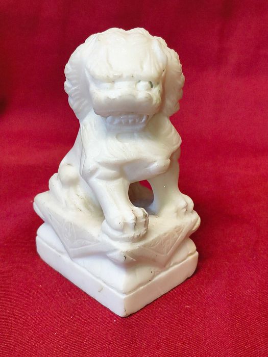 Foo Dog alabaster
