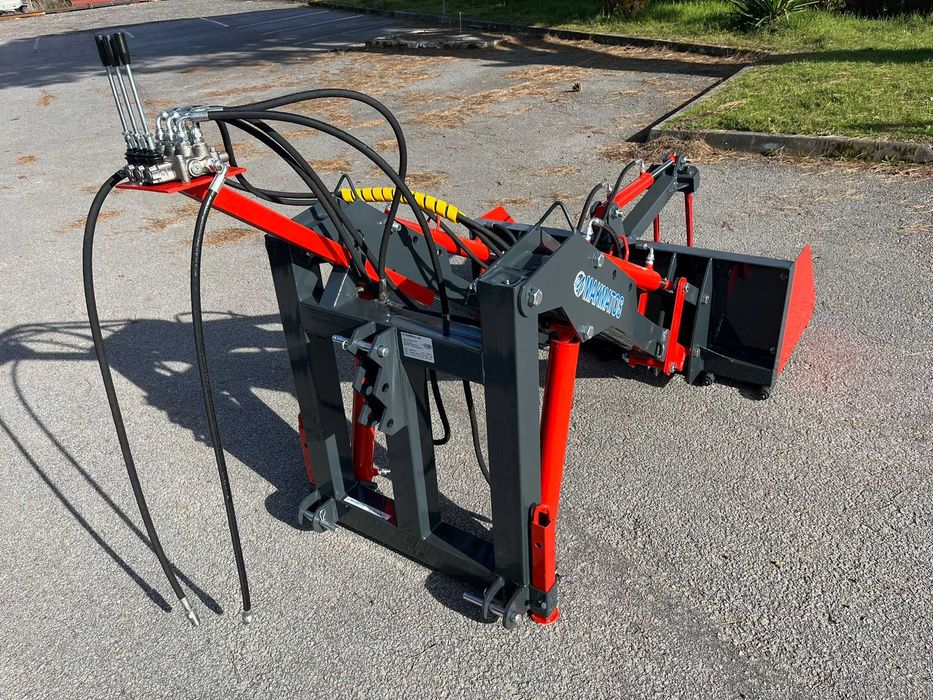 Carregador traseiro c/ Grifa p/ trator NOVO