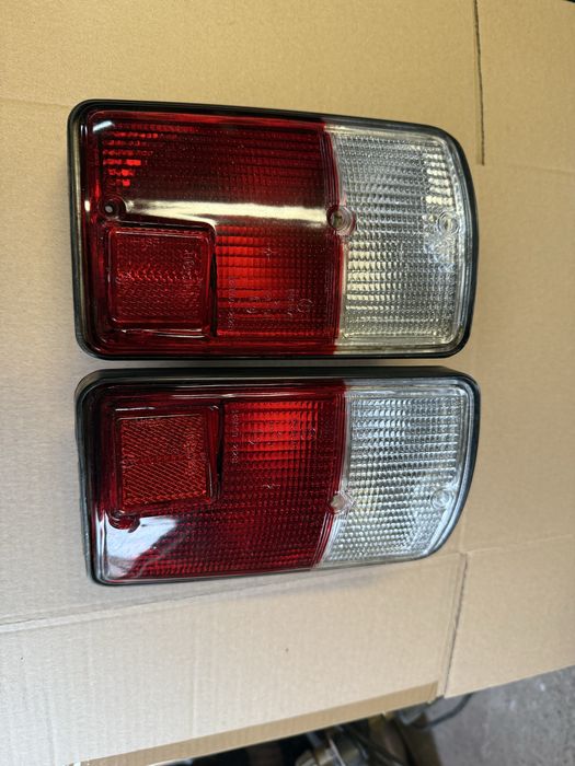 Lampy tylne oprawki klosze fiat 126p EL
