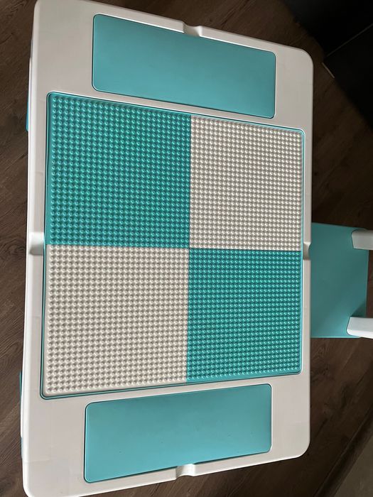 Дитячий стіл і стілець