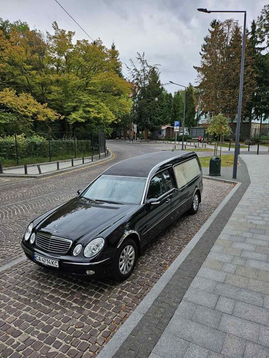 Катафалк на замовлення Кремація