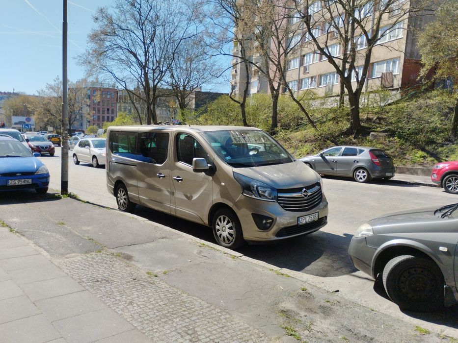 Wynajem busa z kierowcą.