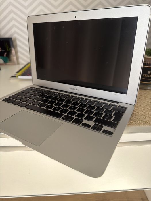 Macboock air 13 2010 року