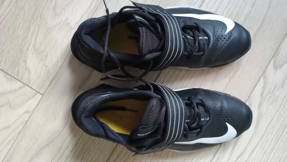 buty nike savaleos