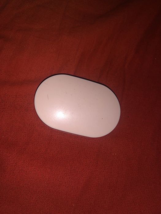 навушники TWS в хорошом состоянии