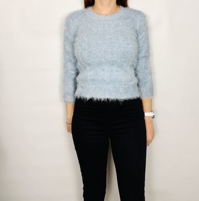 Błękitny puszysty sweter dopasowany XXS 32 Topshop