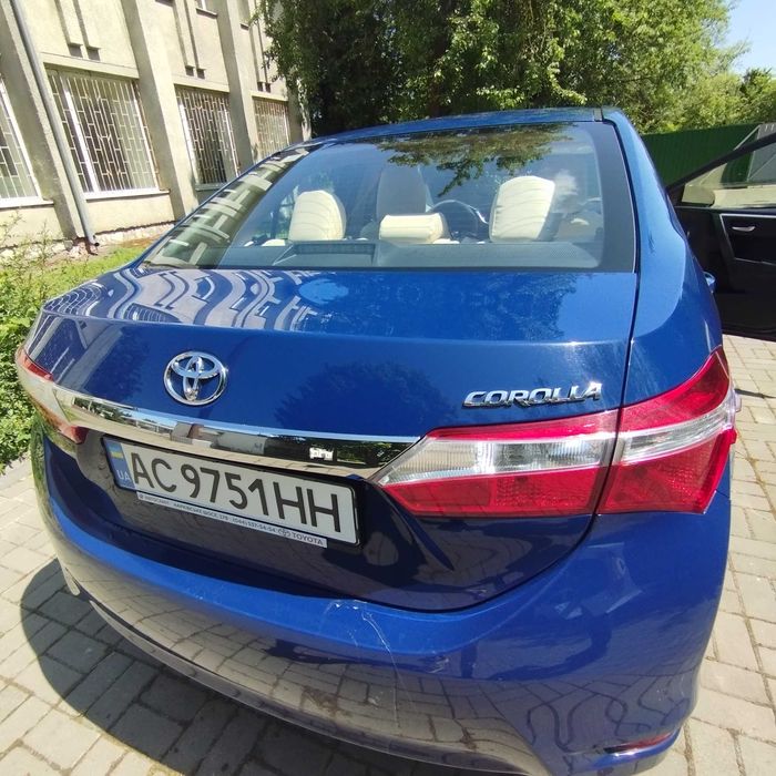 Автомобiль Тойота Корола