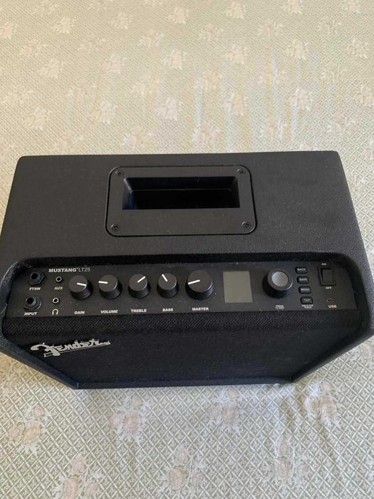 Amplificador Guitarra Elétrica Fender Mustang LT25