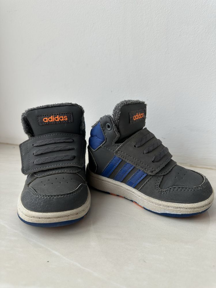 Adidas 22 12 5 600 Olx