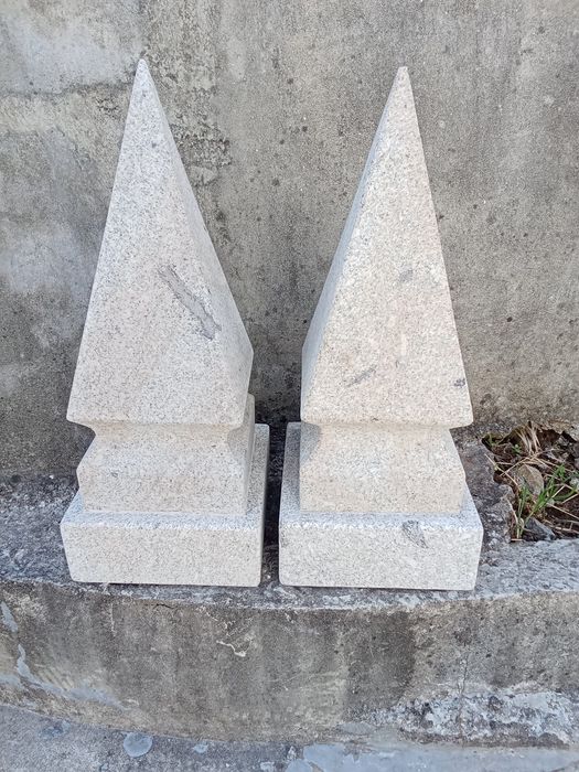 Pirâmides em granito