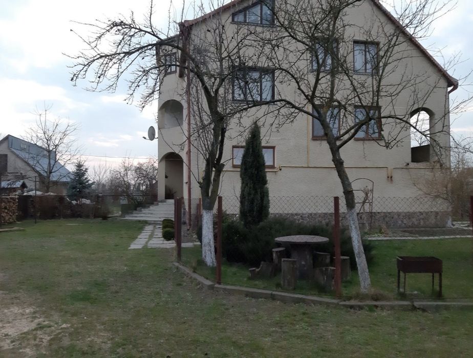 Продам будинок в м.Буську