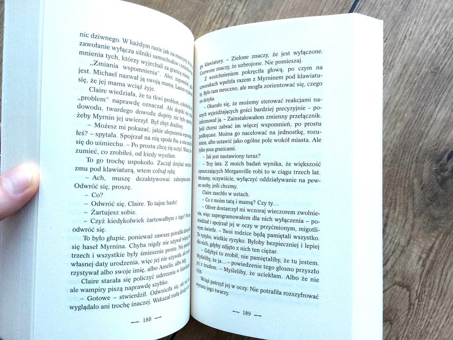 Wampiry z Morganville. Księga 5: Miasto widmo Rachel Caine