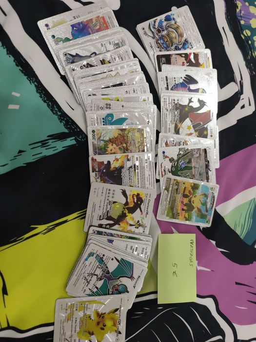 Cartas Pokémon várias