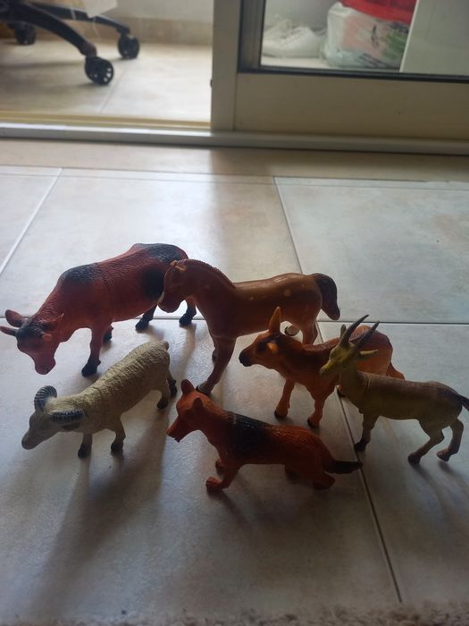 Animais de brincar, da quinta e selvagens