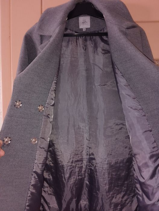 Продам пальто от Arin