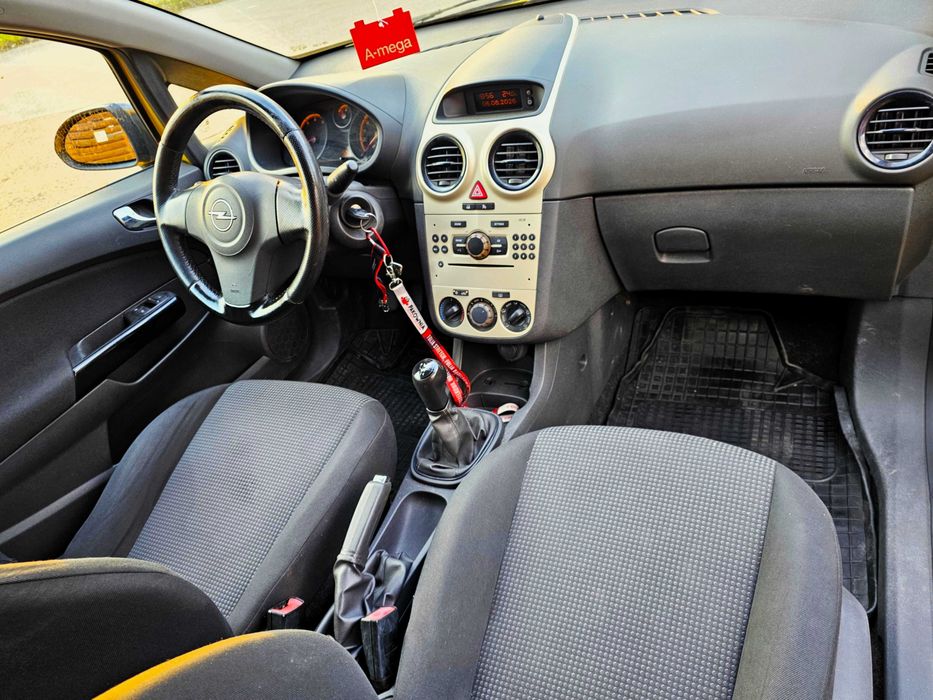 Opel corsa  Benzyna klimatyzacja 2009 155 TYS KM