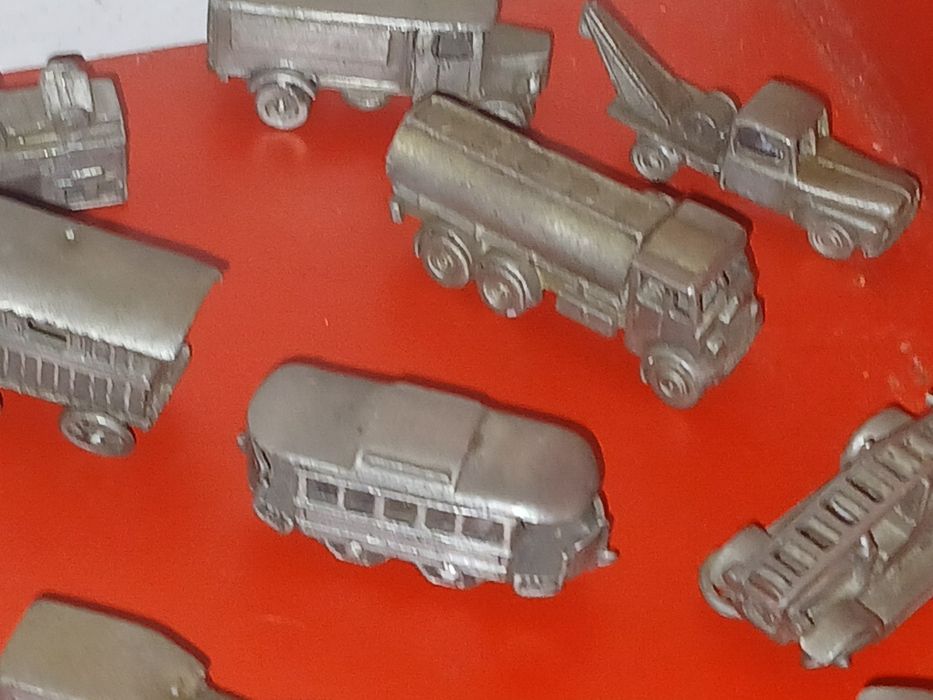 Colecao minitura de estranho por 60 €