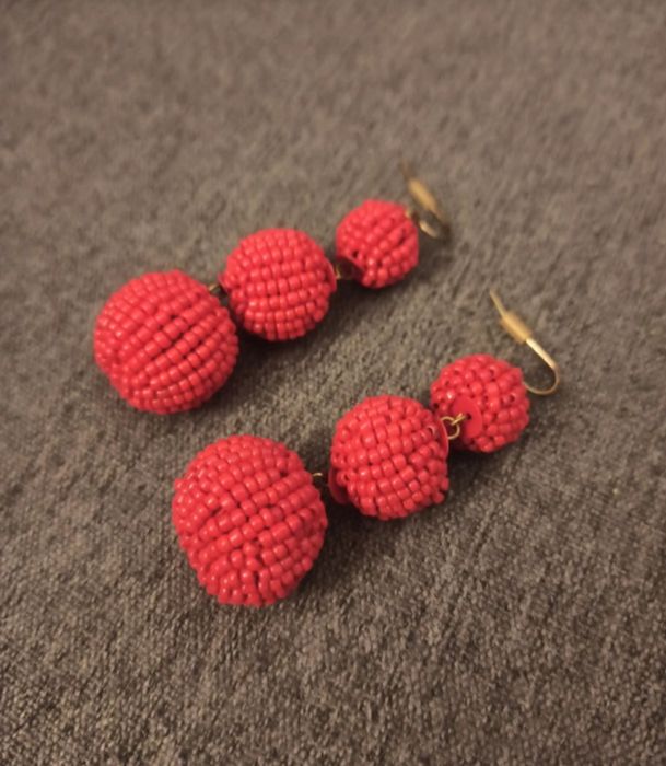 Czerwone kolczyki z koralików