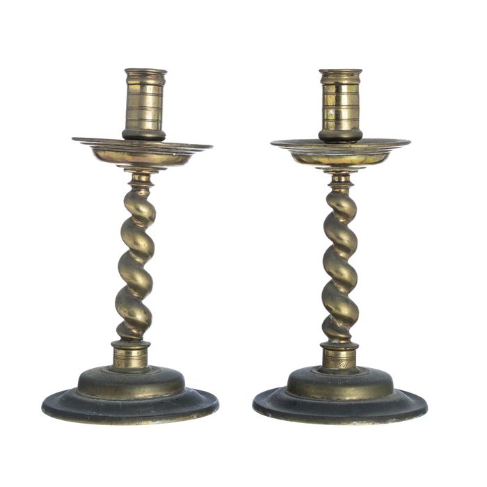 Par de tocheiros em bronze dourado - Século XVII