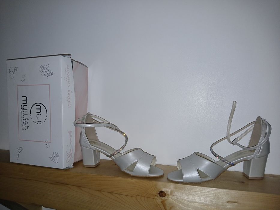 Sandałki weselne 39 (szeroka stopa )