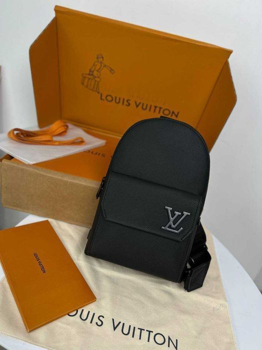 Кожаный слинг Louis Vuitton плечевая сумка LV черный рюкзак ЛВ c822