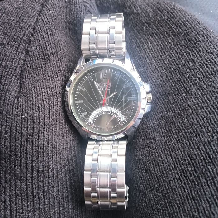Продам годинник Diesel