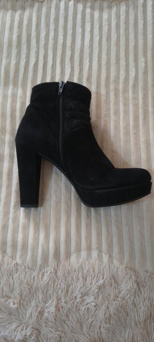 Botas Muito Pouco Usadas - GINOVA