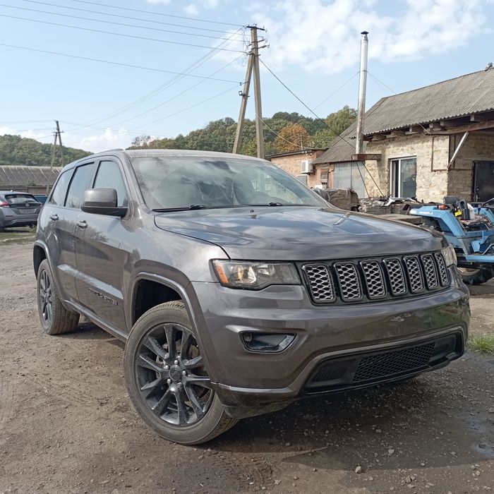 Бампер передній комплект Jeep Grand Cherokee WK2 17-21