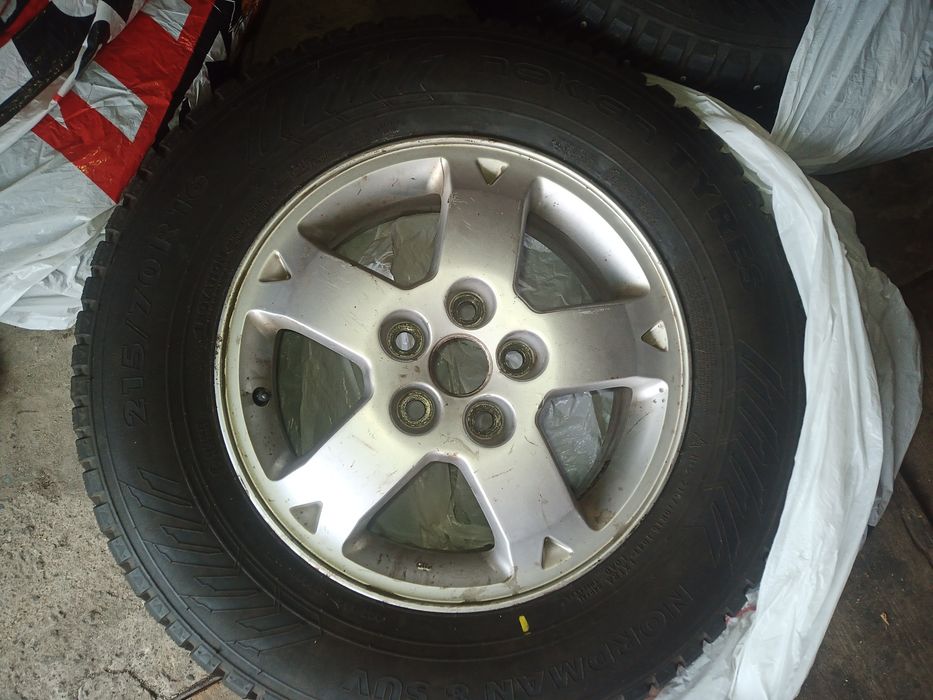 Зима шипи  215/70 r16