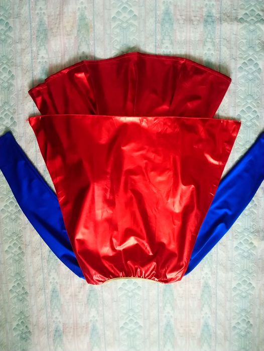 Карнавальна сукня Супер дівчина Super girl M /L розмір з накидкою
