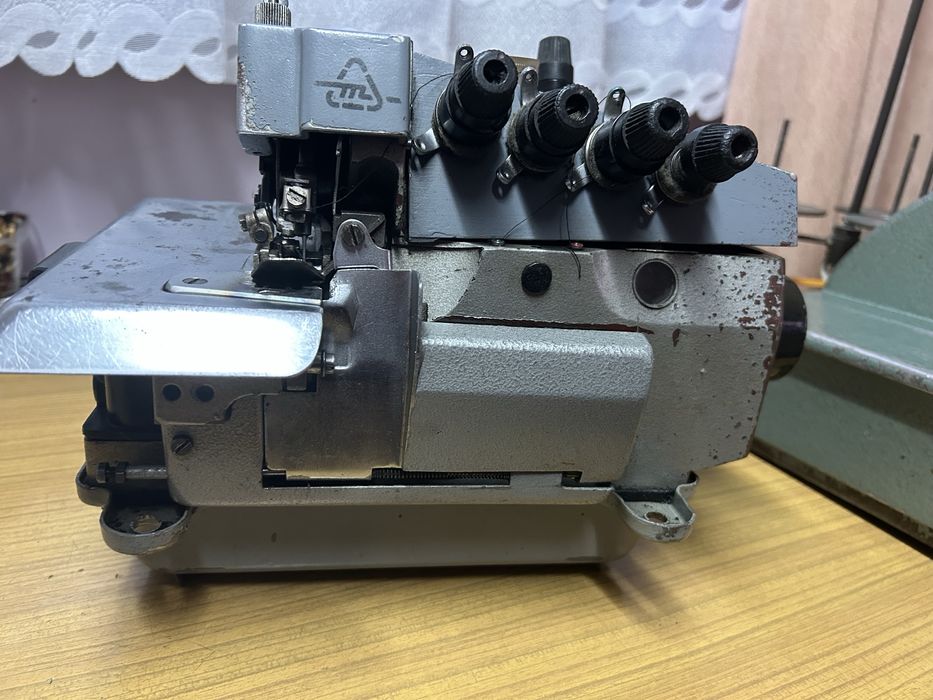 Maszyna do szycia overlock