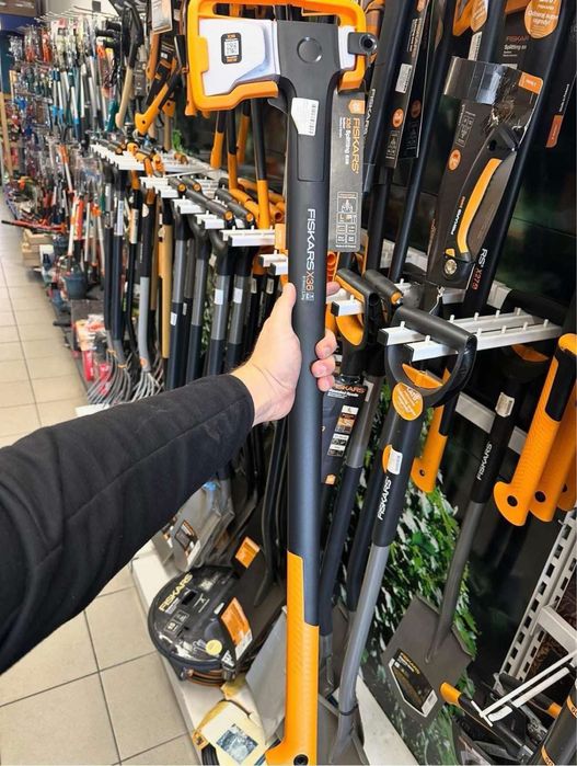 Лопата Fiskars Solid