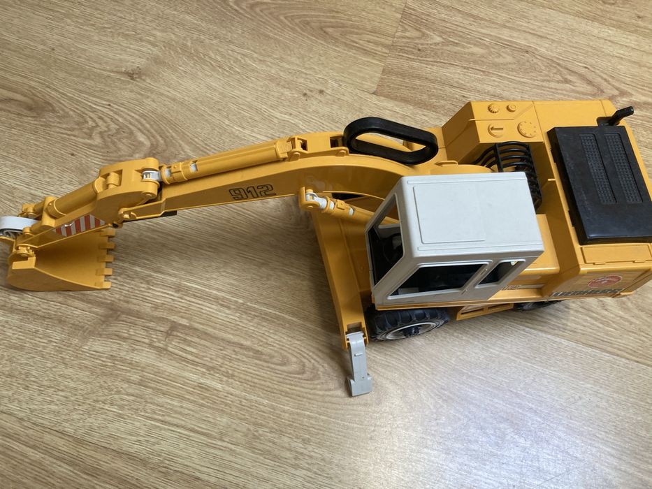 Escavadora brinquedo
