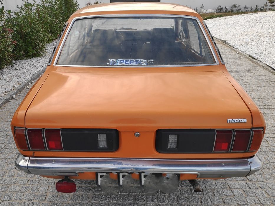 Mazda 818 deluxe clássico