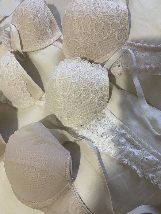 Бюстгальтер Jasmine 75A. Формована чашка push-up