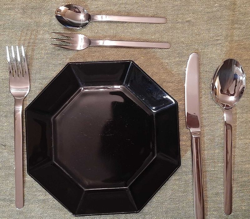 30-elementowy zestaw sztućców stołowych ze stali nierdzewnej