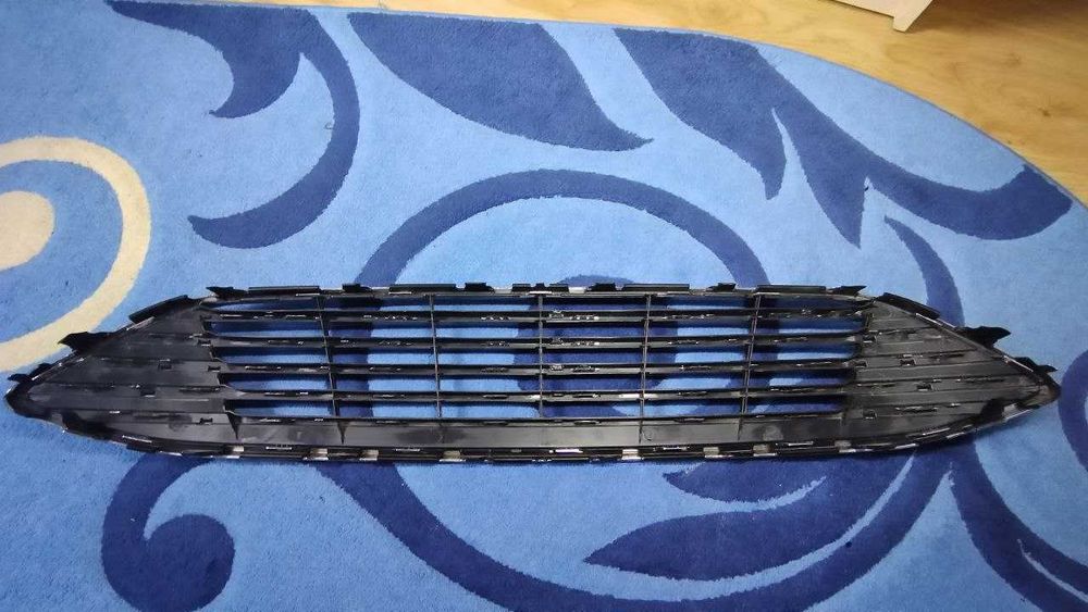 Решітка радіатора Хром - Titanium Ford Focus III (2011-2017)