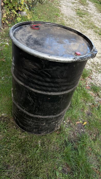 Beczka metalowa zamykana