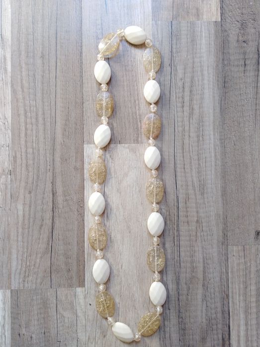 Korale/naszyjnik typu crackle