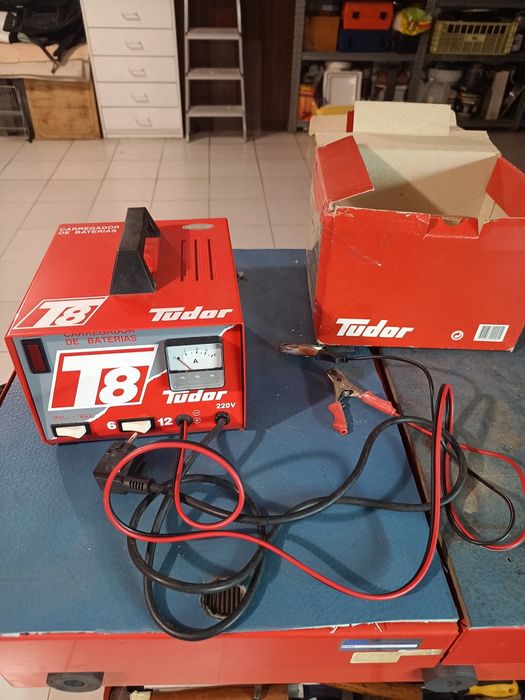 Carregador de bateria Tudor t8 como novo
