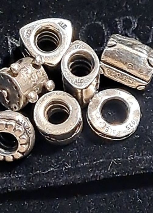 Pulseira em prata Pandora.