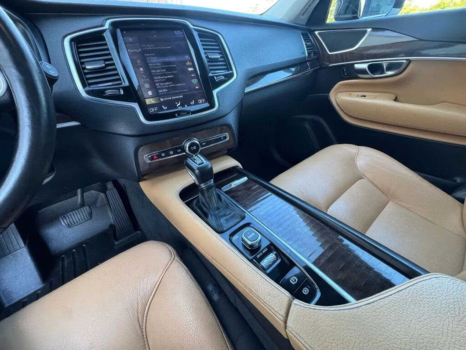 Volvo XC90 T6 Momentum      2016