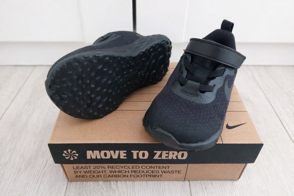 Nike czarne buty sportowe dla chłopca rozm 23 nowe