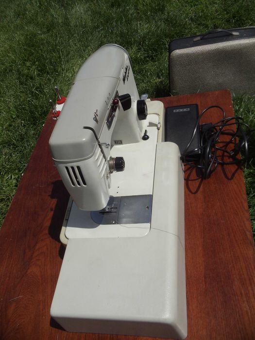винтажная швейная машинка германия meister export bernina pfaff