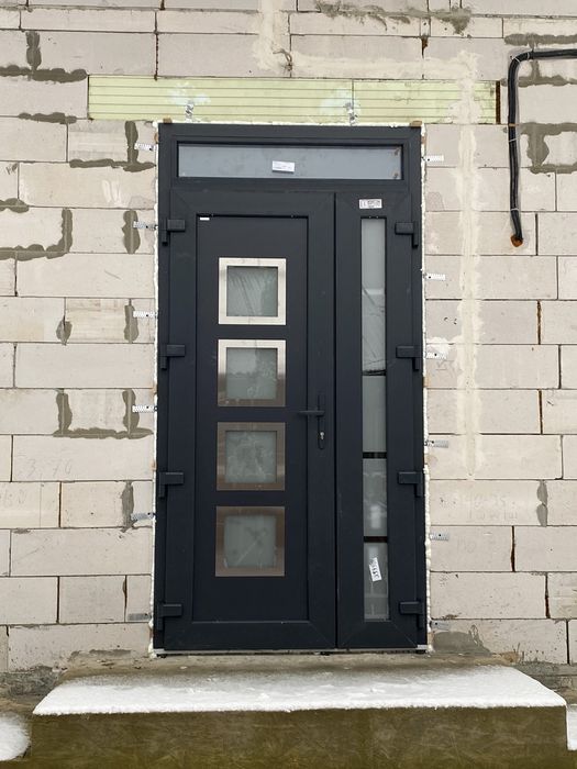 Двері Вхідні металопластикові. Великий вибір