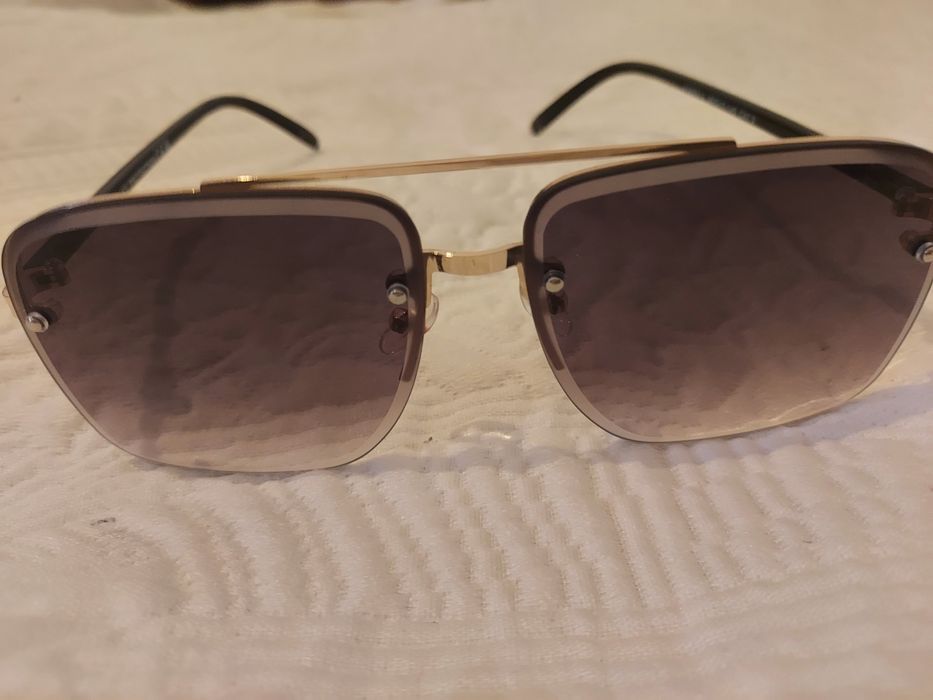 Óculos de sol fashion e com glamour novos sem etiqueta, nunca usados,