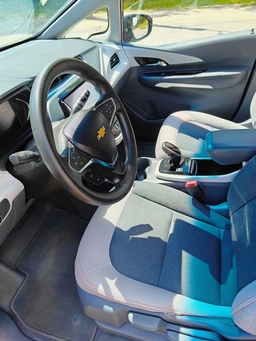 Chevrolet Bolt EV 2017 64 кВт