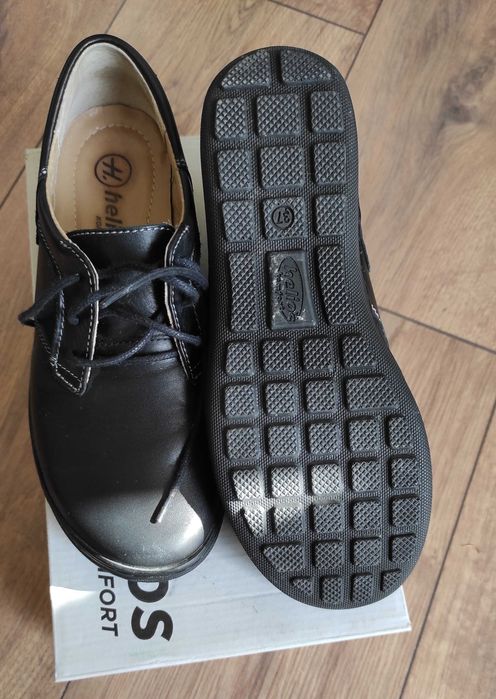 Skórzane półbuciki marki Helios