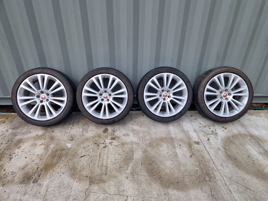 Felgi Aluminiowe koła z oponami Pirelli 245/40/R19 Jaguar Xf X260