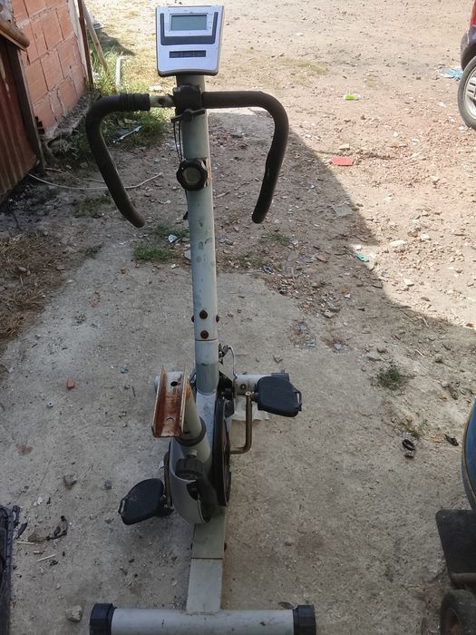 Vendo bicicleta para pernas ... musculação